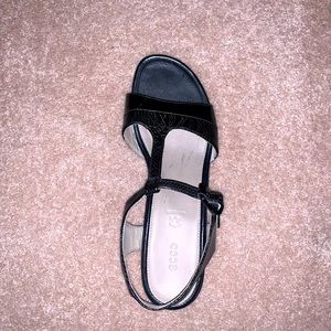 Women’s Ecco Black T-strap Sandal, Size 39, Never Been Worn